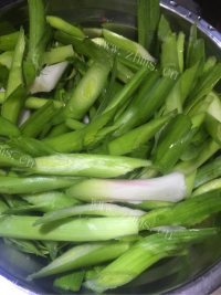 我的蒜苗回锅肉做法图解1)
