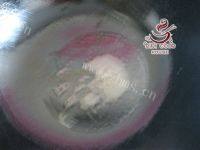 家庭版韭菜炒鱿鱼做法图解5)