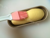 香喷喷的热狗面包做法图解11)