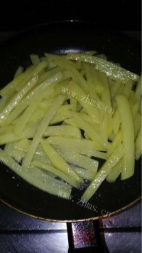 色泽鲜亮的土豆丝做法图解4)
