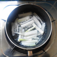 特色葱香豉油花肾豆做法图解6)