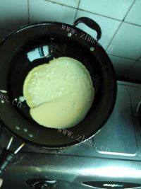 自己做的鸡蛋面糊饼做法图解3)