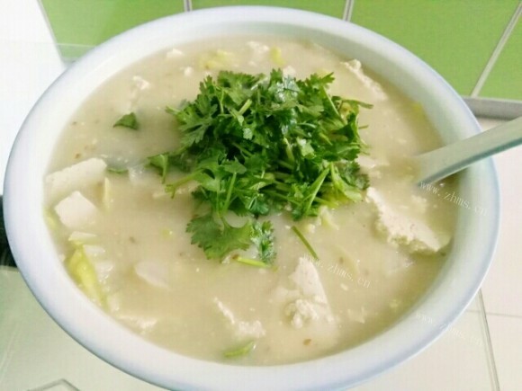 美味的白菜豆腐汤