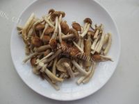 美味的麻辣茶树菇做法图解2)