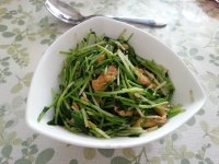 家常菜豌豆苗炒鸡蛋