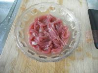 家常菜肉丝炒香芹做法图解2)