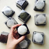 满口清香的冰皮月饼做法图解4)