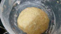 自制酥脆小麻花做法图解2)