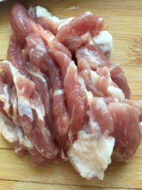 好吃的黄豆芽炒肉做法图解2)