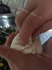 美味的韭菜鸡蛋包子做法图解7)