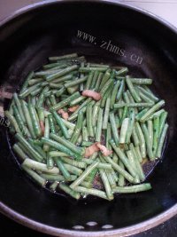 美味的红烧豆角做法图解7)