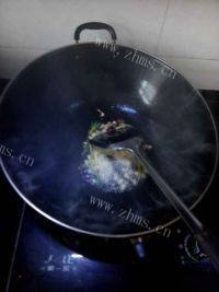 家常菜青椒炒菜花做法图解2)