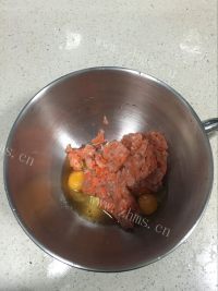 美味的鲜虾肉饼做法图解4)