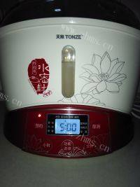 自制红枣莲子雪耳汤做法图解7)