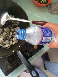 家常酱爆花哈做法图解5)