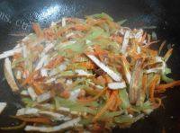 家常菜炒豆腐干做法图解7)