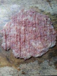 美味的肉饼蒸蛋做法图解2)