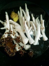 五味俱全的泡椒鸡爪做法图解3)