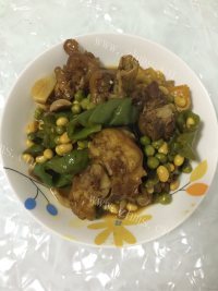 美味的黄豆炖猪蹄做法图解7)