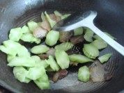家常菜小炒腊肉做法图解3)