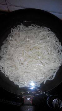 自己做的香菇炸酱面做法图解15)