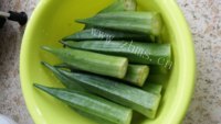 家常菜秋葵炒肉片做法图解2)
