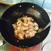 鲜美可口的鸡腿炖土豆做法图解1)