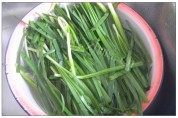 美味的韭菜肉饺做法图解2)