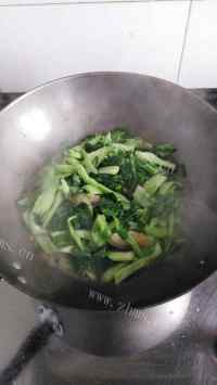 家常版芥菜炒咸肉做法图解5)