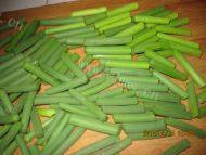 「DIY美食」蒜薹炒肉做法图解1)