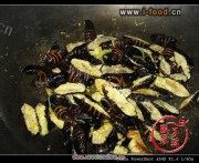 干煸蚕蛹做法图解2)