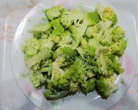 味道不错的爆炒肉片塔菜花做法图解2)