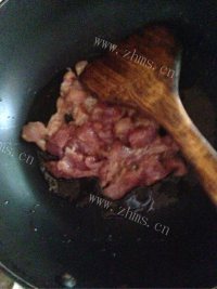 喷香的豆芽炒肉做法图解4)