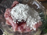 苺干香爆里脊做法图解2)