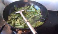 家常菜小炒油麦菜做法图解2)