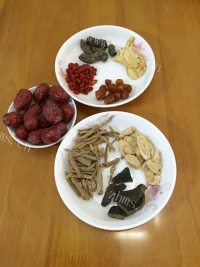 滋补乌鸡汤做法图解1)