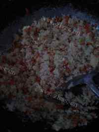 美味的胡萝卜鸡蛋蛋炒饭做法图解6)