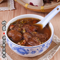 甜美的竹笙莲子绿豆糖水做法图解4)