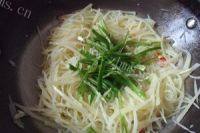 「首发」青椒土豆丝做法图解7)