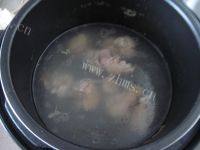 味道不错的红烧猪脚做法图解3)