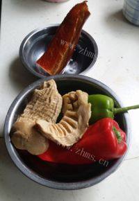 家常菜笋干炒腊肉做法图解1)