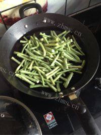 家常菜蒜蓉豆角做法图解2)