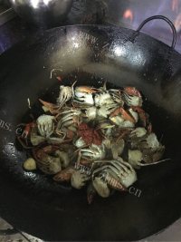 美味的香辣螃蟹做法图解8)