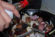 家常菜洋葱炒腊肉做法图解10)