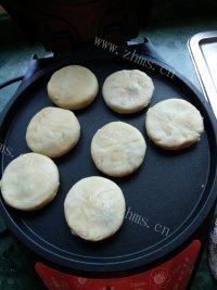 热腾腾的鲜肉月饼做法图解5)