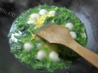 美味的油菜蕻鸡蛋煮汤圆做法图解14)