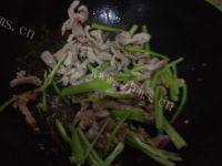 家常菜千张炒肉丝做法图解6)