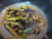 「家有大厨」肉末茄子做法图解4)