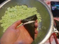 美味的绿西米蜜枣粽做法图解11)