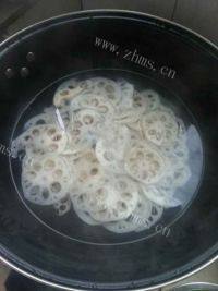 家常菜凉拌莲藕片做法图解2)